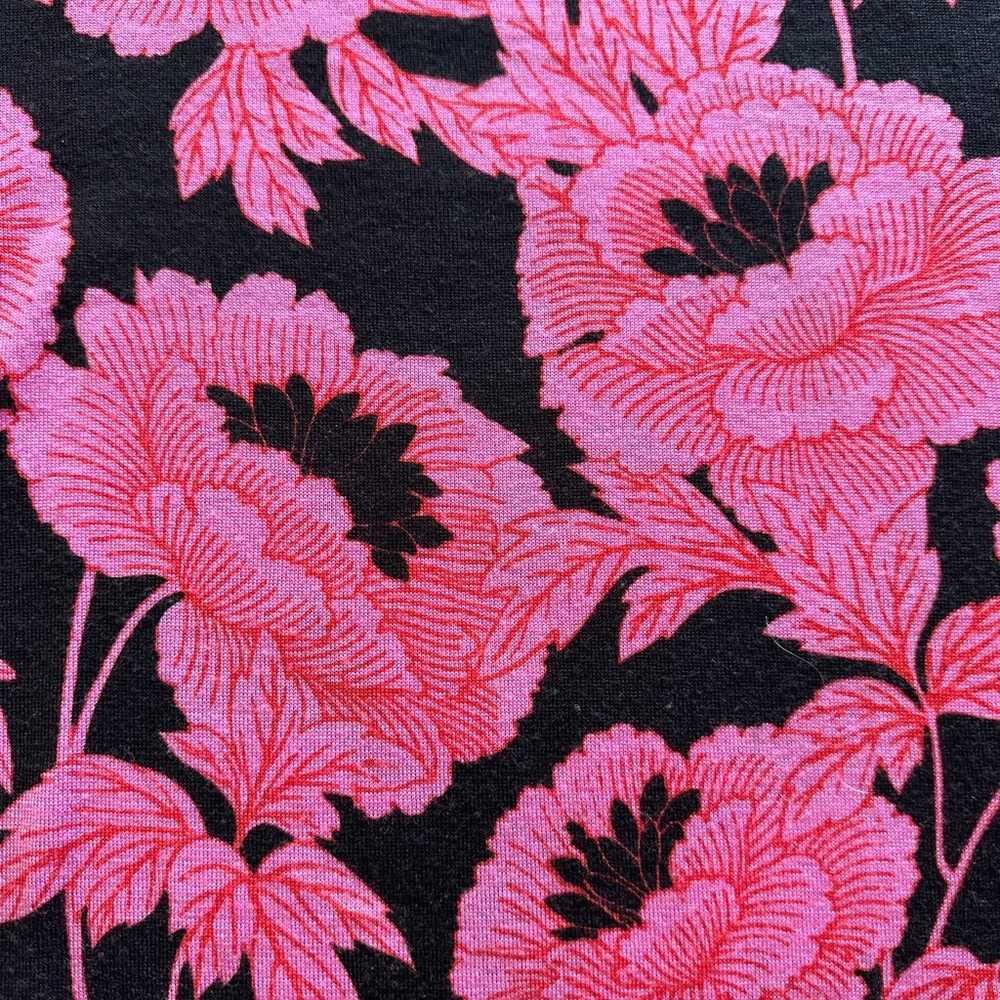 Diane Von Furstenberg Black and Pink Floral Print Knit Dress - Picture 4 of 7